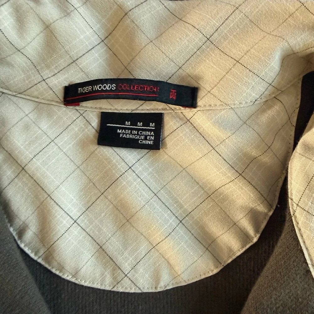 Tiger Woods Collection Half Zip Pullover Sweater Men’s Size Medium Color Brown‎